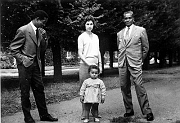Pat sa mere et son grand pere1959